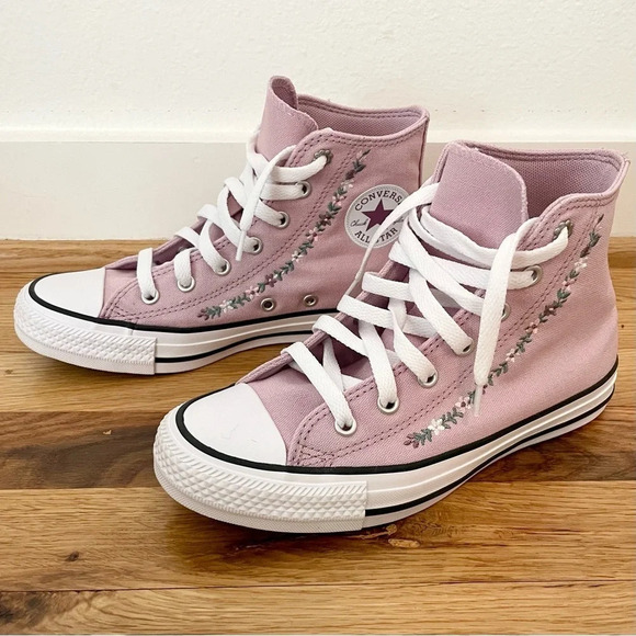 New Converse Chuck Taylor All Star Floral Embroidered Purple Sneaker Size 5 - Picture 2 of 5